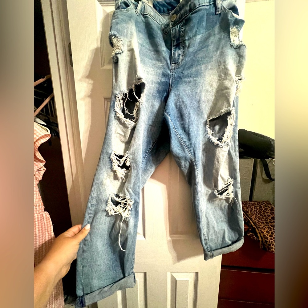 torrid distressed boyfriend jeans 24S